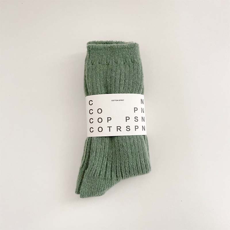 🌟 Köp 1, få 2 gratis🧦 Mjuka ullstrumpor, ett mysigt och varmt måste