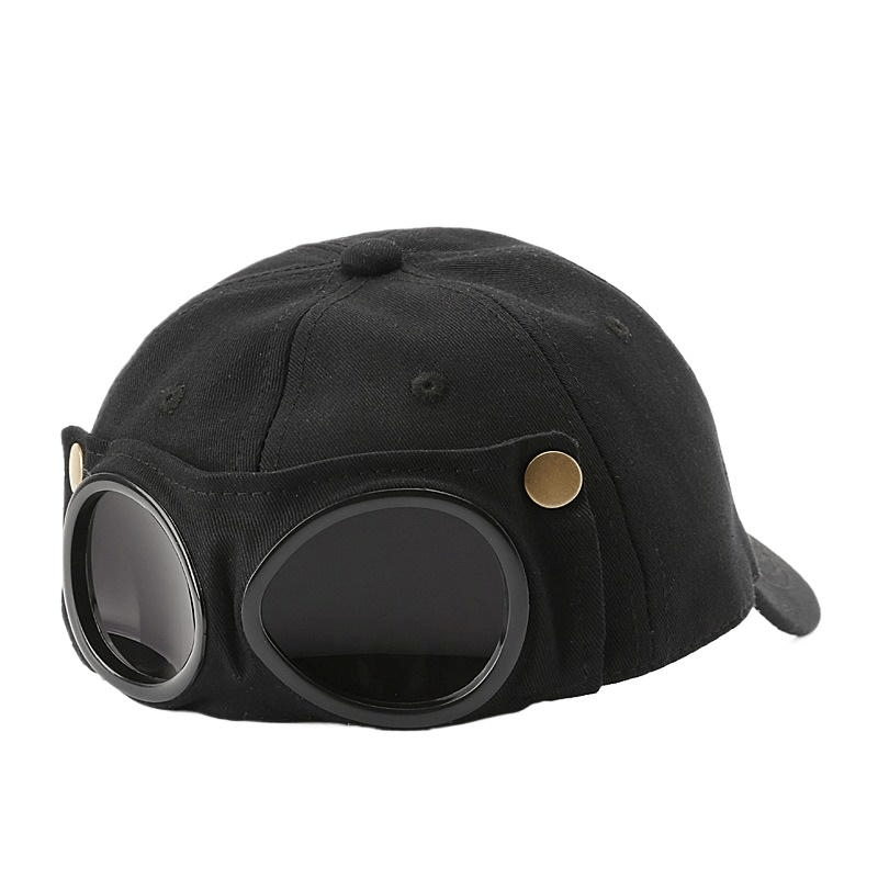 🤣 Baseballkeps i aviatorstil — unika fack för solglasögon och vintage-detaljer i metall! 🧢✨