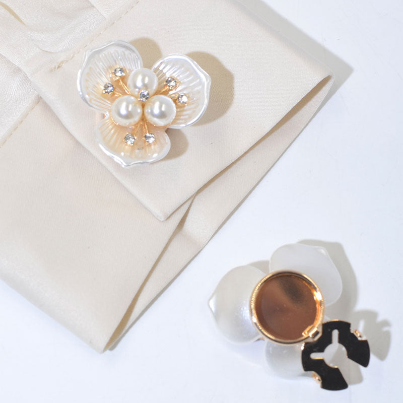 ✨ Eleganta pärlknappar till skjortor – en touch av klassisk lyx 👔🌸