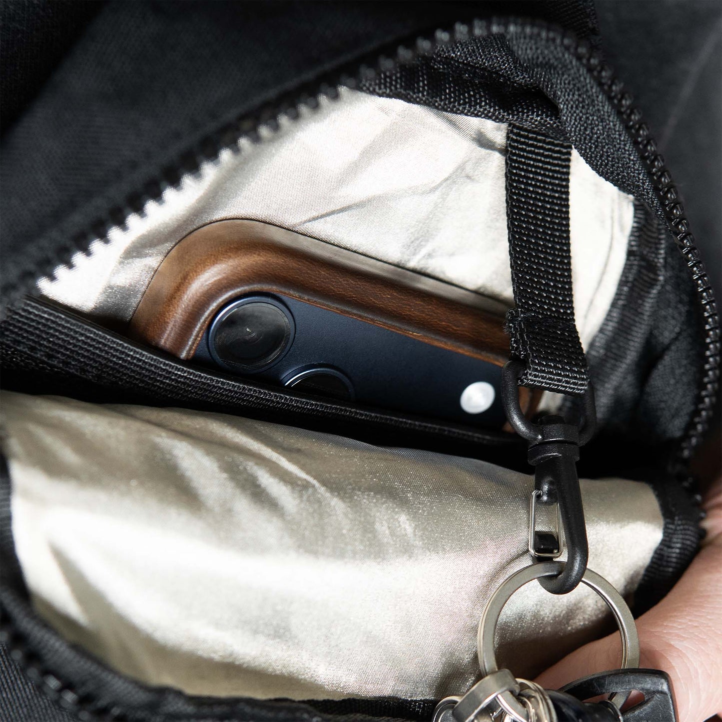 🎒 Uppgraderad 2.0-version av stöldskyddad reseslingväska: Skärsäker och RFID-skyddad crossbody-väska! 🛡️