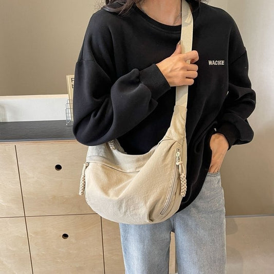 🔥Moderiktig axelremsväska i nylon i enfärga